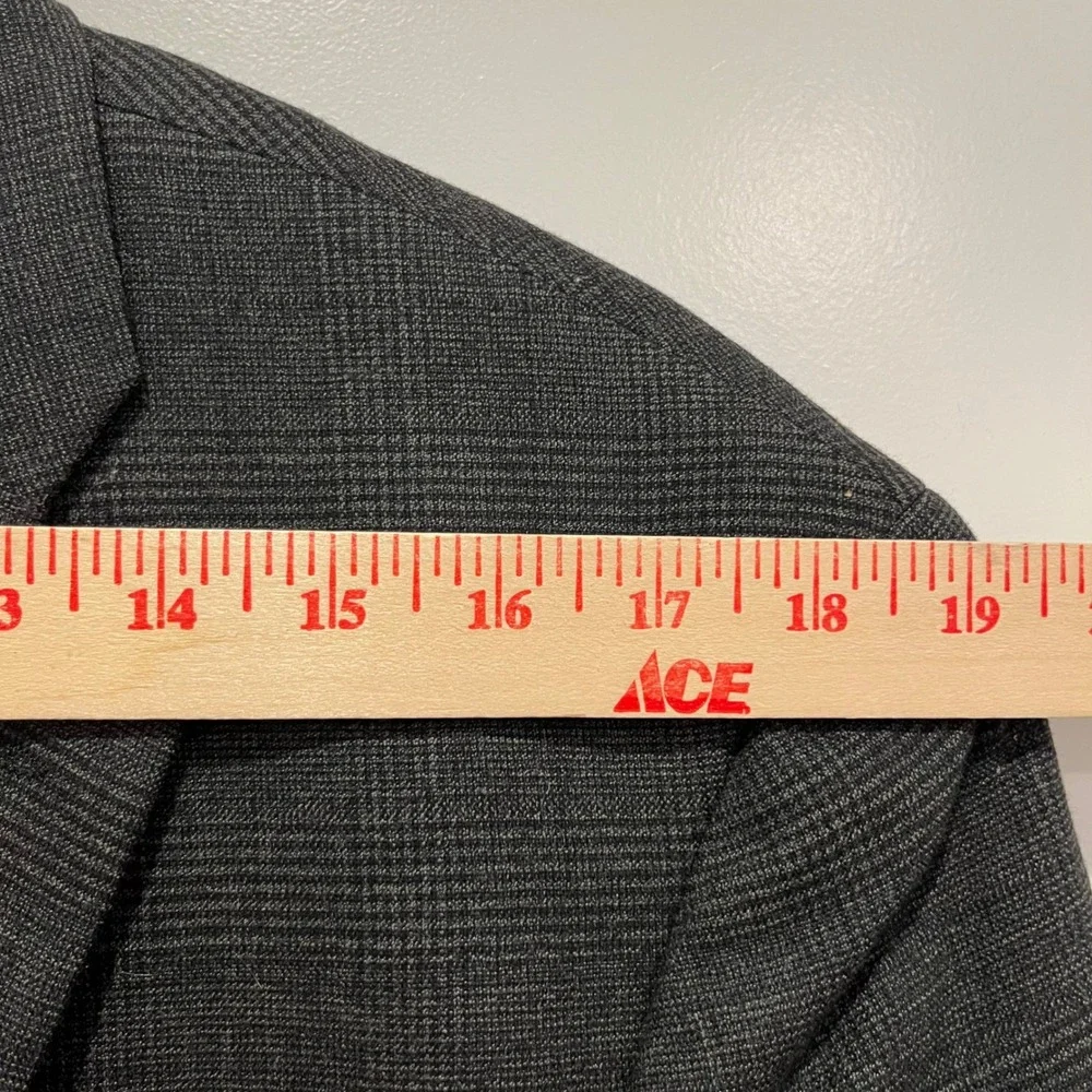 Jos A Bank 1905 Tailored Fit Wool Blend Plaid Blazer Sport Coat Grey 39R